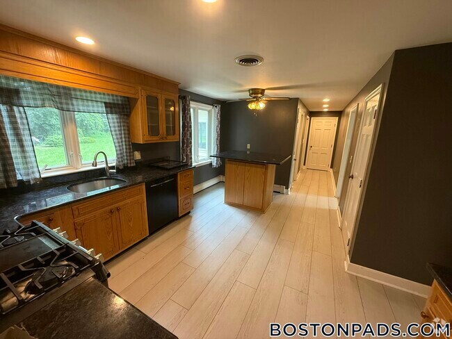 Building Photo - 78 Rosewood Dr