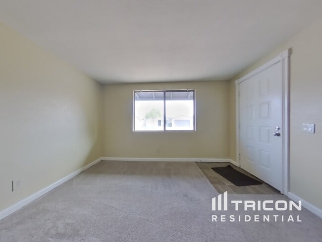 Building Photo - 1507 W El Monte Pl