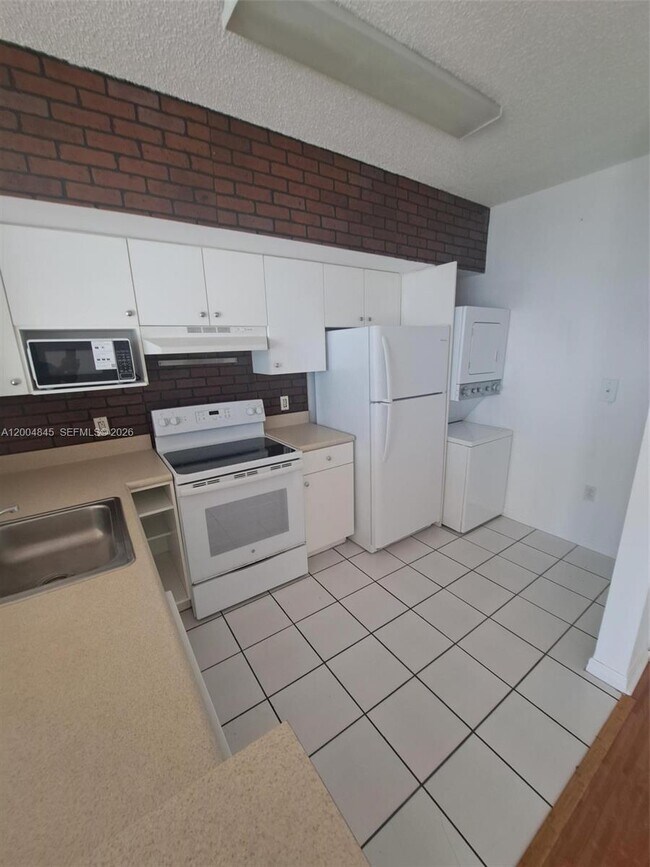 Foto del edificio - 5077 NW 7th St