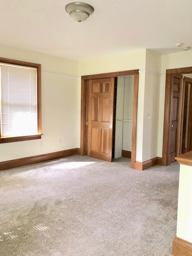 Master Bedroom - 1215 W Jefferson Blvd