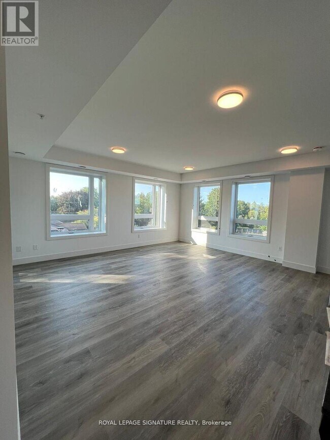 Photo du bâtiment - 26 Lowes Rd W