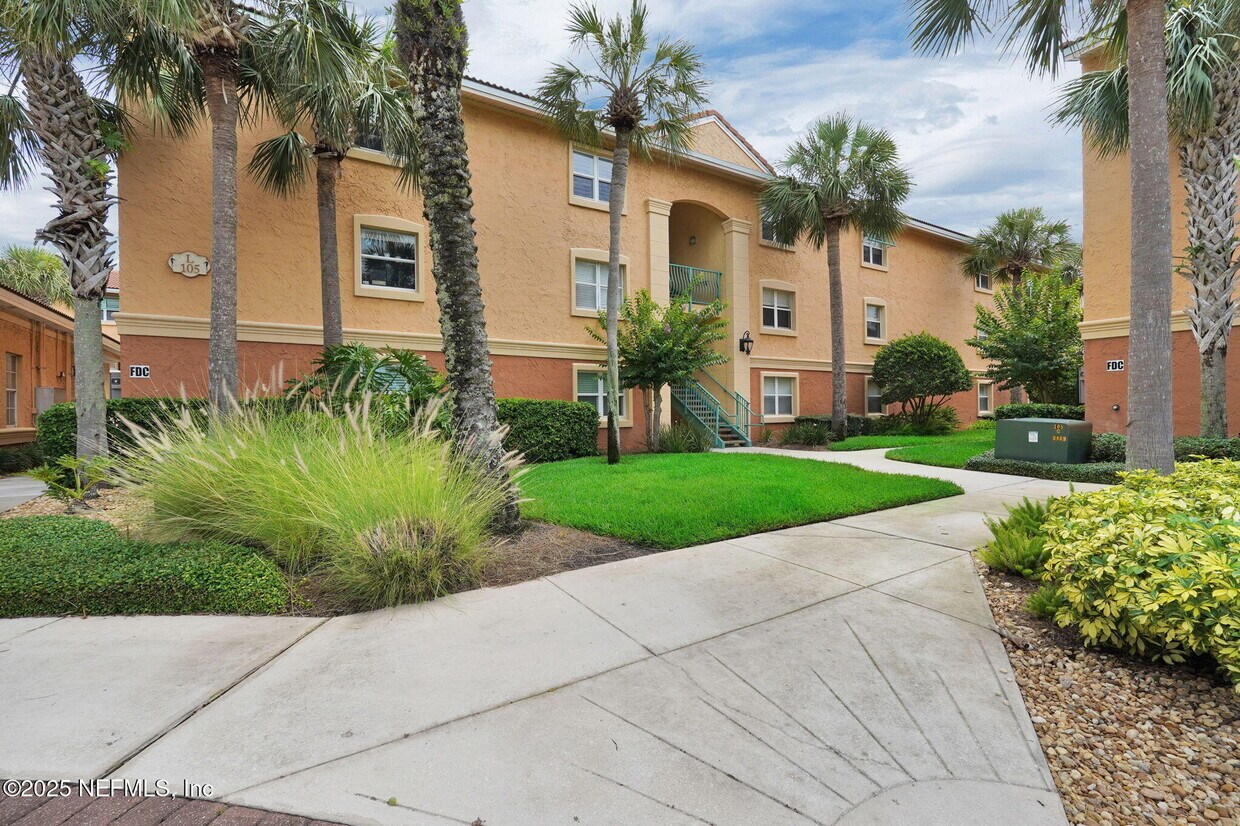 Foto principal - 105 25th Ave S