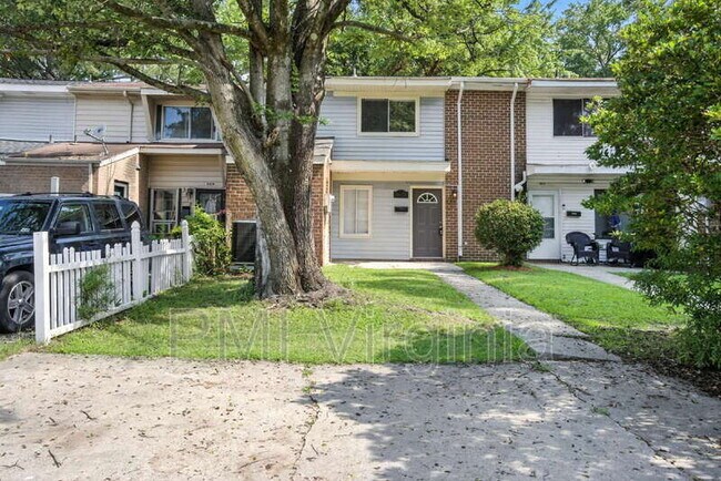 Foto del edificio - 5616 Darby Close