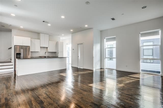 Building Photo - 4901 Live Oak St