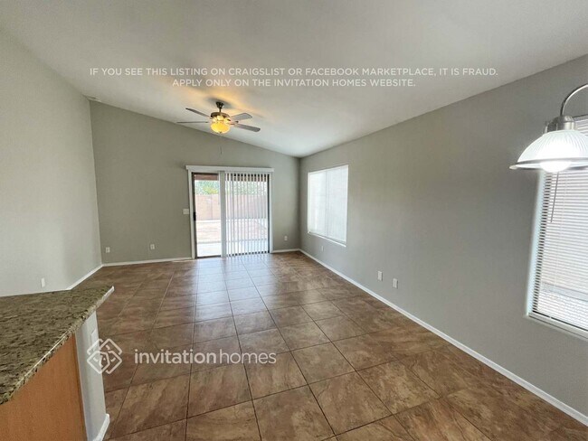 Foto del edificio - 25841 W Whyman St