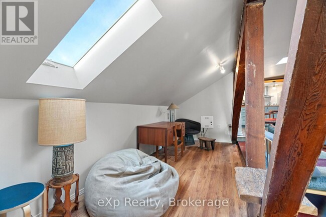 Photo du bâtiment - 94 Wellington St