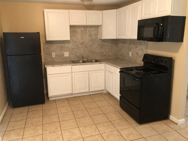 Building Photo - 709 Barren Springs Dr
