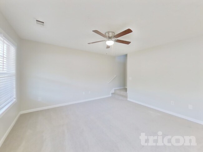 Foto del edificio - 40 Halley Ct