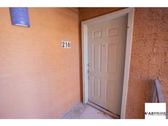 Building Photo - $750 OFF FIRST MONTH'S RENT MOVE IN SPECIA...