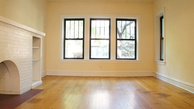 Foto del edificio - 2518 N Kedzie Blvd