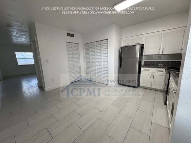 Interior Photo - 3720 SW 59 Ave Davie, FL 33314