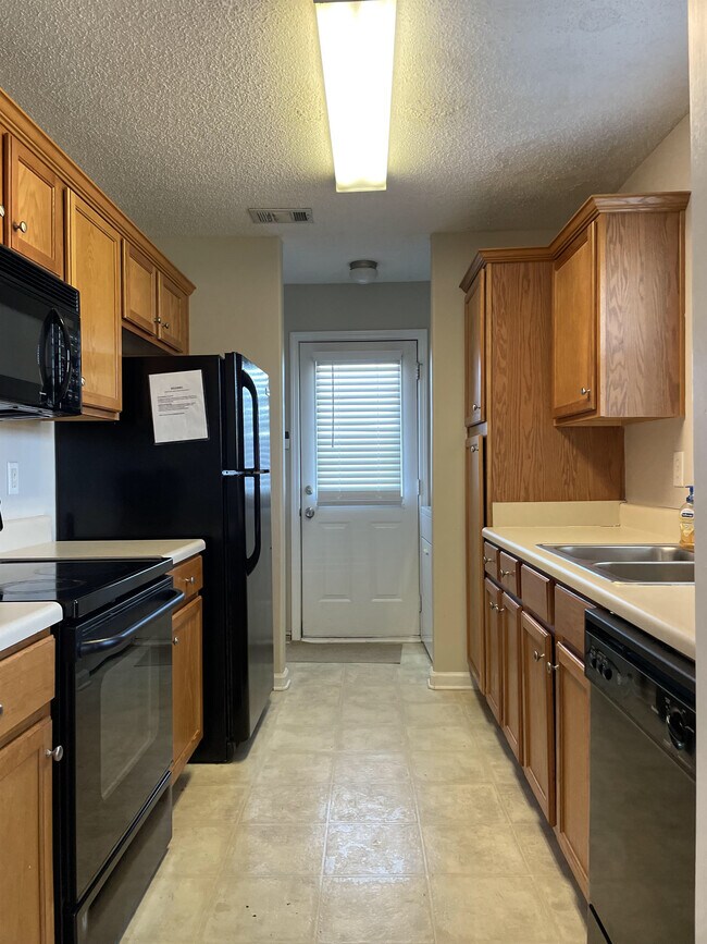 Photo - 409 Bridgewater Cir Townhome