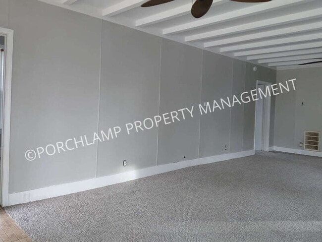 Foto del edificio - 541 W Grand Ave