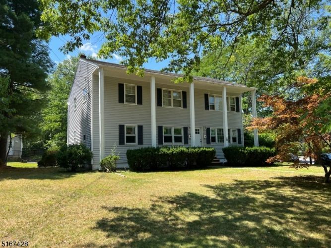 215 Livingston Ave, New Providence, NJ 07974 Room for Rent in New