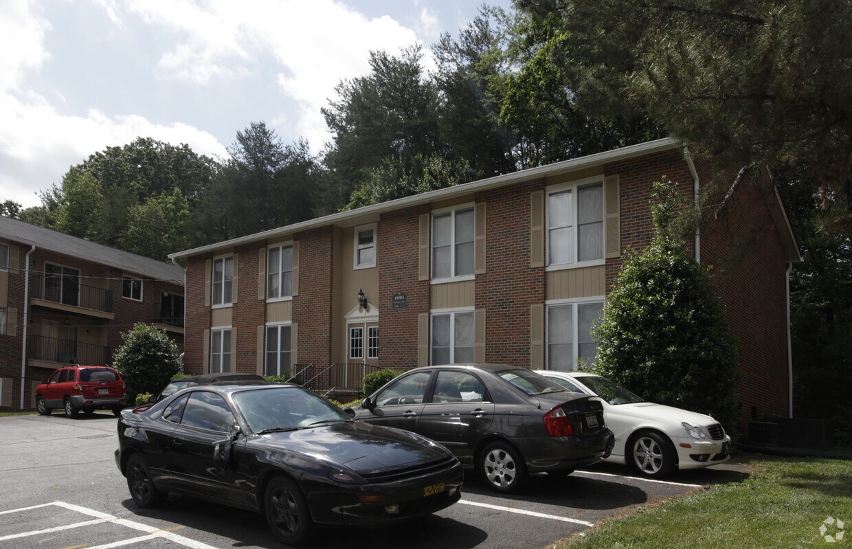 Foto del edificio - 1001 Teaberry Ln