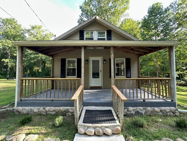 Foto del edificio - 734 Old Clinton Rd