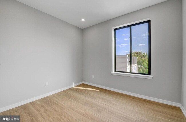 Foto del edificio - 1205 S 15th St