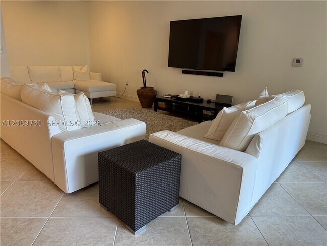 Foto del edificio - 16100 Emerald Estates Dr
