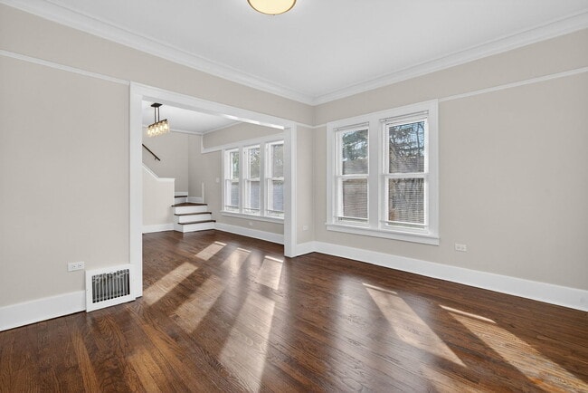 Building Photo - 741 S Jackson St