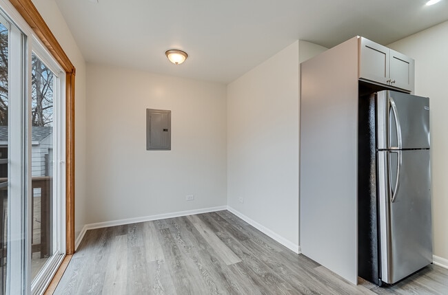 Foto del edificio - 2414 Emlong St