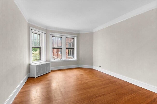 Foto del edificio - 728 1/2 Hinman Ave