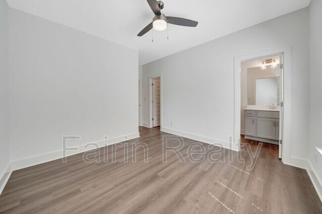 Foto del edificio - 141 Huntley Pkwy