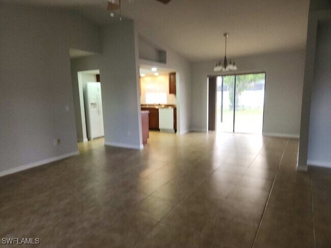 Foto del edificio - 4532 SW 14th Ave