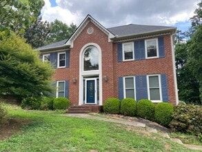 Building Photo - 447 Guilford Cir