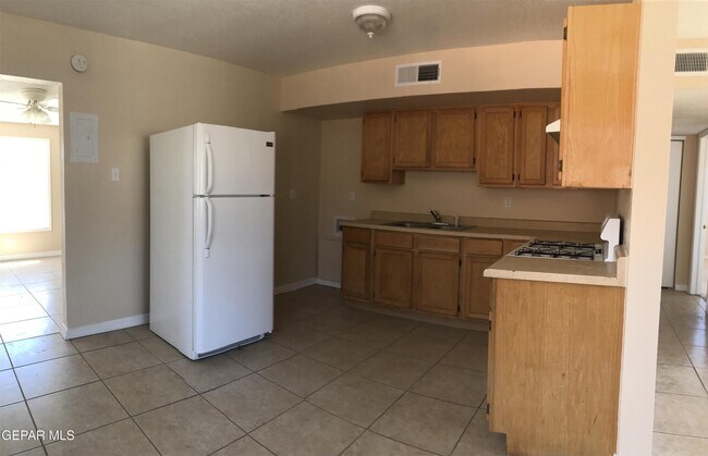 Foto del edificio - 8300 Capitan Cir