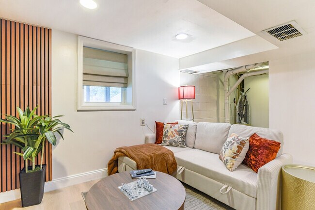 Foto del edificio - 4203 73rd Ave