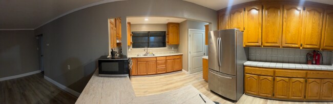 Foto del edificio - 4455 Glidden Wy