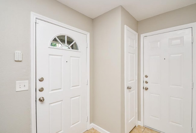 Photo - 718 Pine Lodge Dr House