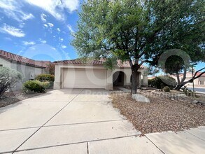 Building Photo - 13853 N Lobelia Way