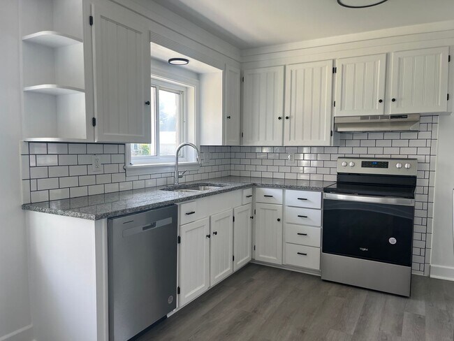Building Photo - Beautiful Single Family Home