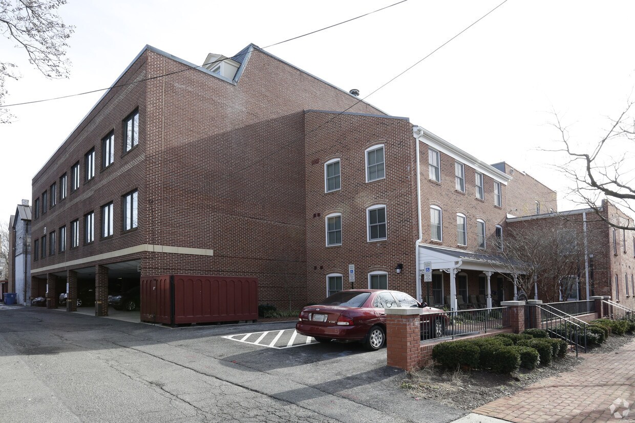 Building Photo - 238 S West St