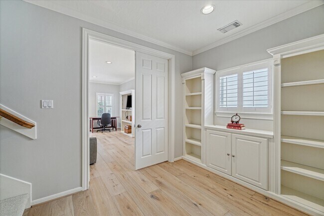 Foto del edificio - 523 Archwood Trail