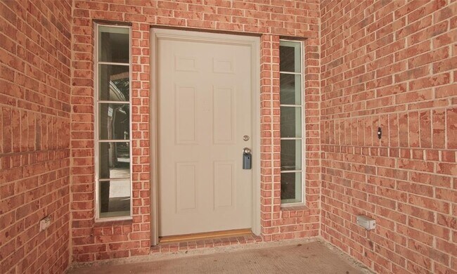 Foto del edificio - 1126 Colonial Heights Dr