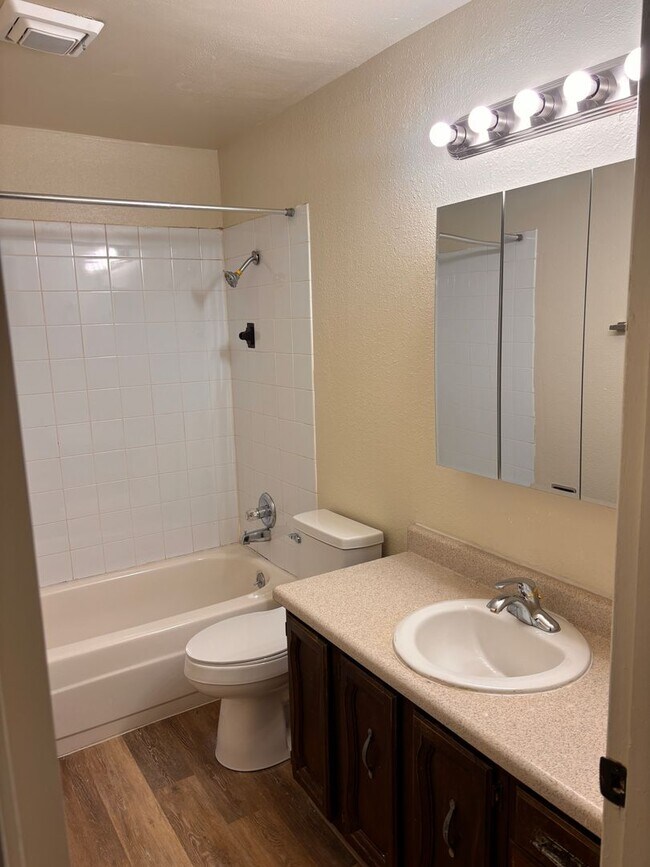 Foto del edificio - 1916 Beaver Pl