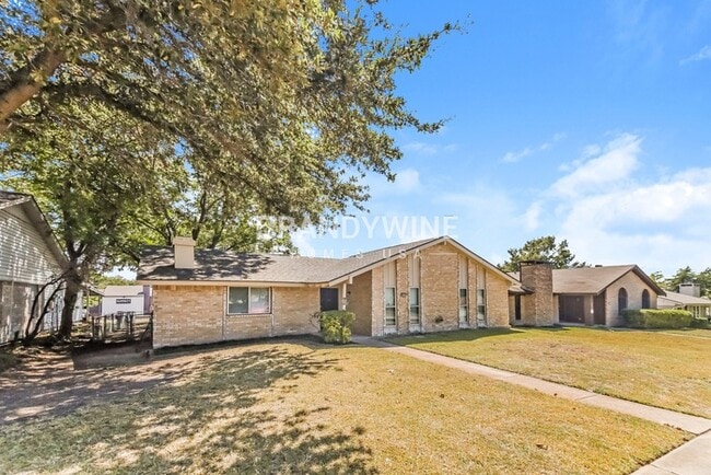 Building Photo - 5010 Collingwood Dr