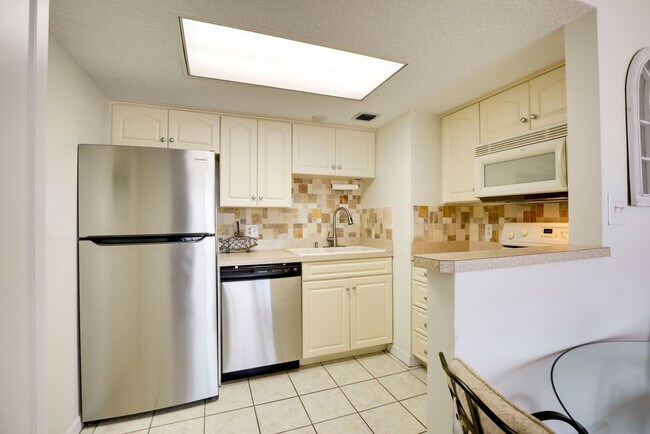 Foto del edificio - 2700 Ocean Shore Blvd