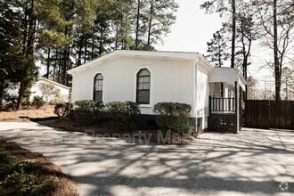 Building Photo - 1172 Southwood Dr