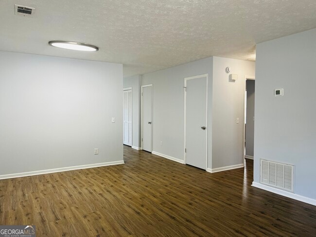Foto del edificio - 104 Peachtree Ct