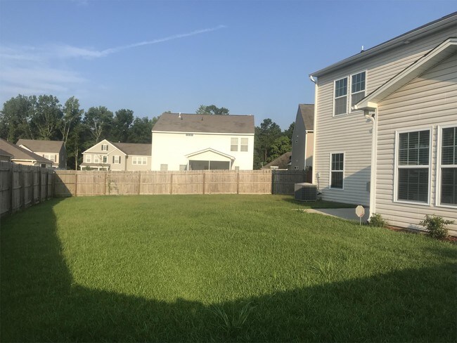 Building Photo - 409 Butterfly Bush Dr
