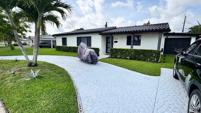 Foto del edificio - 9970 SW 13th Ter