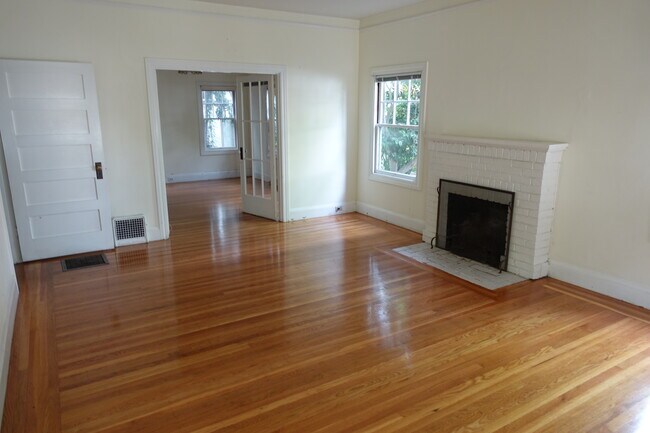 Building Photo - 1530 Arch St