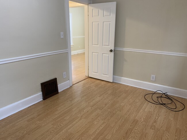 Building Photo - 2306 24th St NE