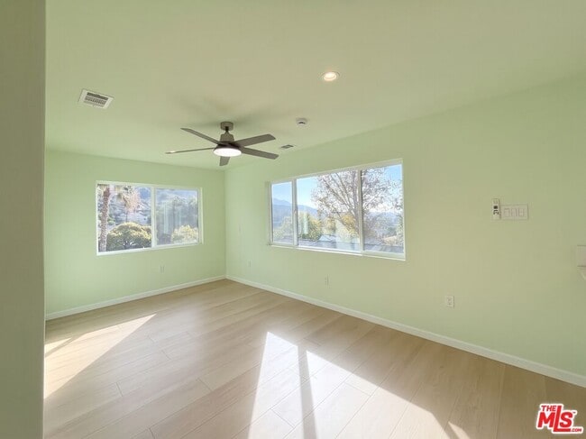 Building Photo - 3131 Jolley Dr