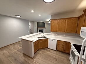 Building Photo - 3330 Leopold Way