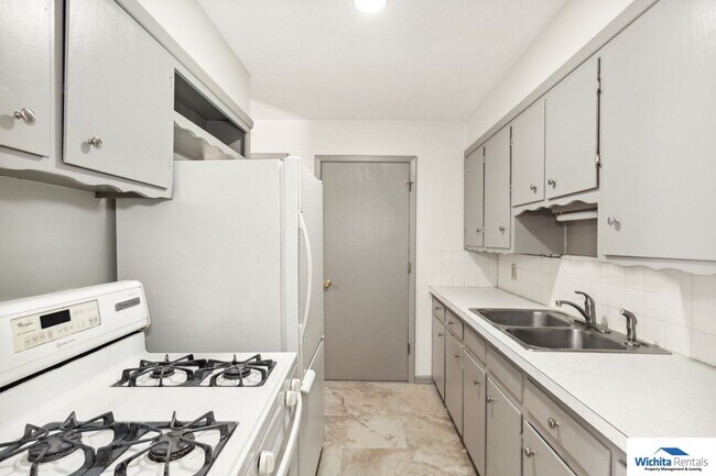 Foto del edificio - 3 bedroom 1 bath home in Haysville