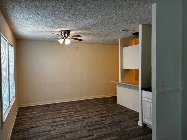 Foto del edificio - 3 Bedroom 2 Bath